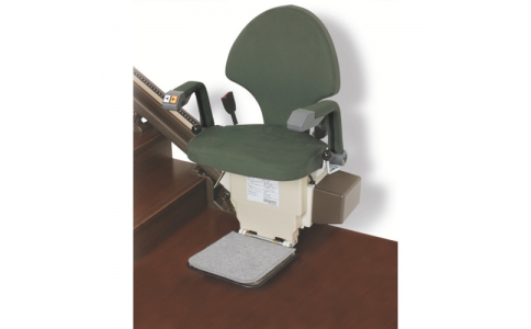 クマリフト（株）  JS  クマリフト　いす式階段昇降機自由生活直線型