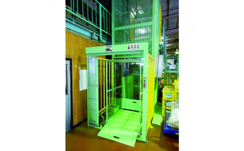 鈴木製機（株）  MISEPAGE1  鈴木　【紹介品番】垂直搬送機　トレーリフター