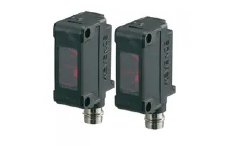 KEYENCE PZ-G52CP Square Transmissive M8 Connector Type, PNP