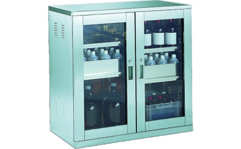 トラスコ中山（株）  SW  ＴＲＵＳＣＯ　耐震薬品庫　ガラス両開型　棚スライド式　９００Ｘ５００ＸＨ９００