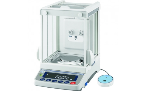（株）エー・アンド・デイ  GX124AE-00A00  Ａ＆Ｄ　無風イオナイザー付き校正用分銅内蔵型分析用天びん　ＧＸ－１２４ＡＥ　一般校正付