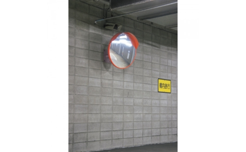 積水樹脂（株）  KM1000W-YO  積水　ジスミラー「壁取付型」メタクリル樹脂製φ１０００　２面鏡