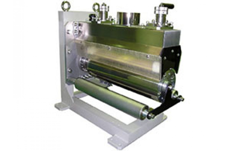 KASUGA  ナローウェブ用処理ステーション Narrow web treating station